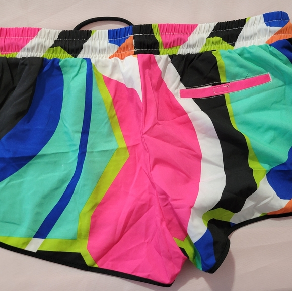 Fabletics shorts - Picture 2 of 2